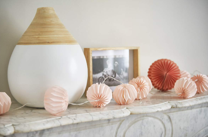 Vase "Vintage" en bambou peint (H.: 30 cm), Maisons du monde. 29,99 euros.