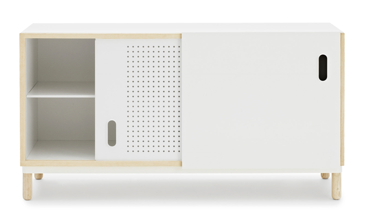 Buffet "Kabino" (61 x 114 x 42 cm) en bois de frêne, MDF et alu laqué blanc, Normann Copenhagen. 810 euros.