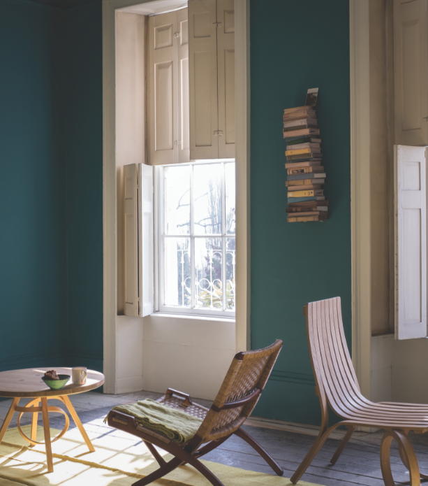 Murs: Vardo n°288 - Boiseries: Shadow White n°282