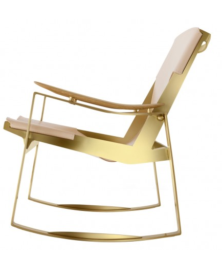 Fauteuil à bascule "Licce" en laiton, cuir naturel et chêne, Jader Almeida pour The Conran shop. 5995 euros.