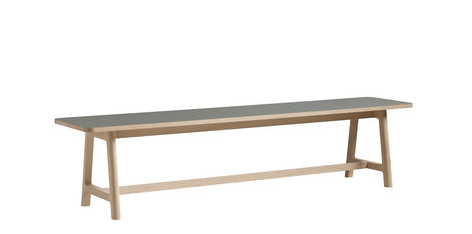 "Frame", banc en frêne, hêtre et linoléum (L.: 200 cm), Wrong for Hay. 762 euros. 