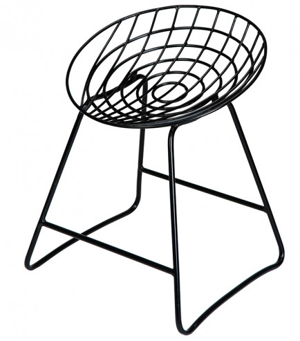 "Lila", chaise en fer (h.: 58 cm), Sia. 99 euros.