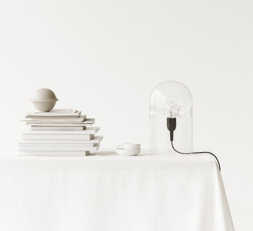 Lampe en verre soufflé bouche de Grijs Bakker (17,5 x 30 cm), Fleux. 279 euros.
