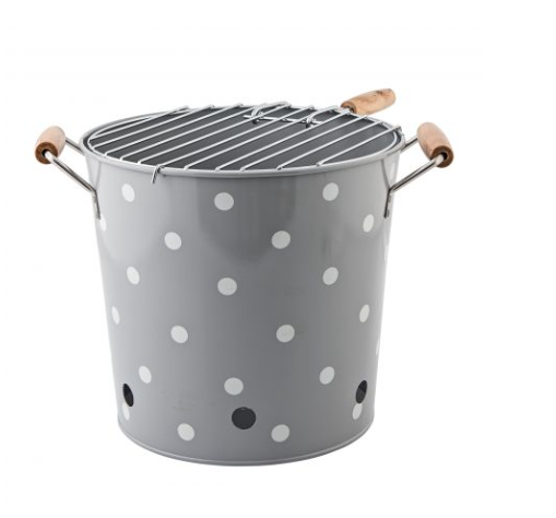 Barbecue nomade en métal (28 x 25 cm), Jeanne Store. 59 euros.