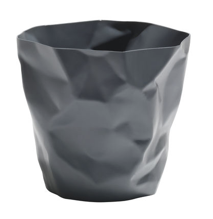 "Bin bin", corbeille à papier en polyéthylène (H.: 31 cm), Essey chez Made in design. 58 euros. 