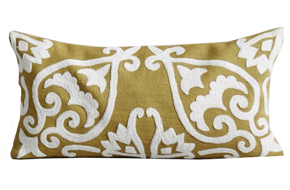 "Ankhesen", housse de coussin en coton avec broderies (40 x 20 cm), La Redoute. 30,99 euros.
