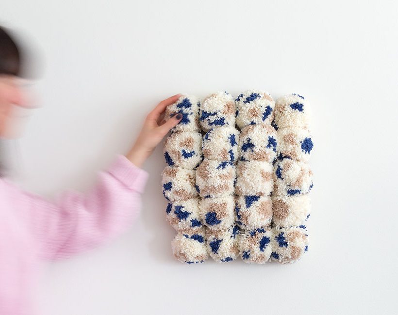 DIY : comment créer une murale de pompons ?