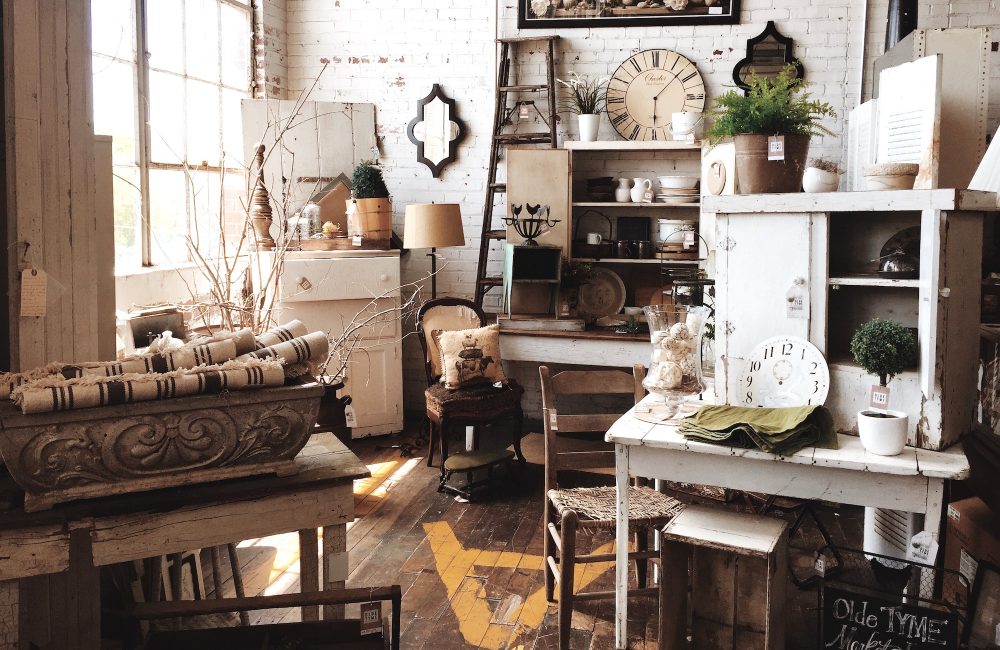 Esprit maison de campagne : que chiner en brocante ?