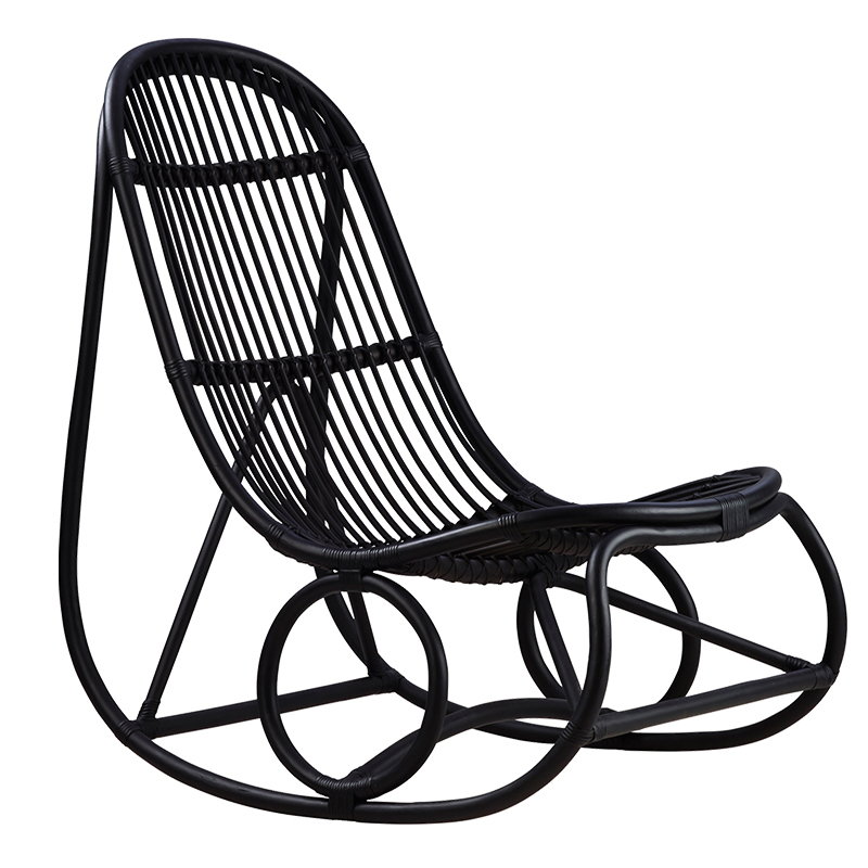 Fauteuil rocking-chair 'Nanny' en rotin noir (100 x 60 x 94 cm), Sika Design, 952€