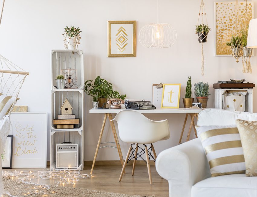 Présentoir à gâteau sur pied avec plateau miroir et pied doré 26 x