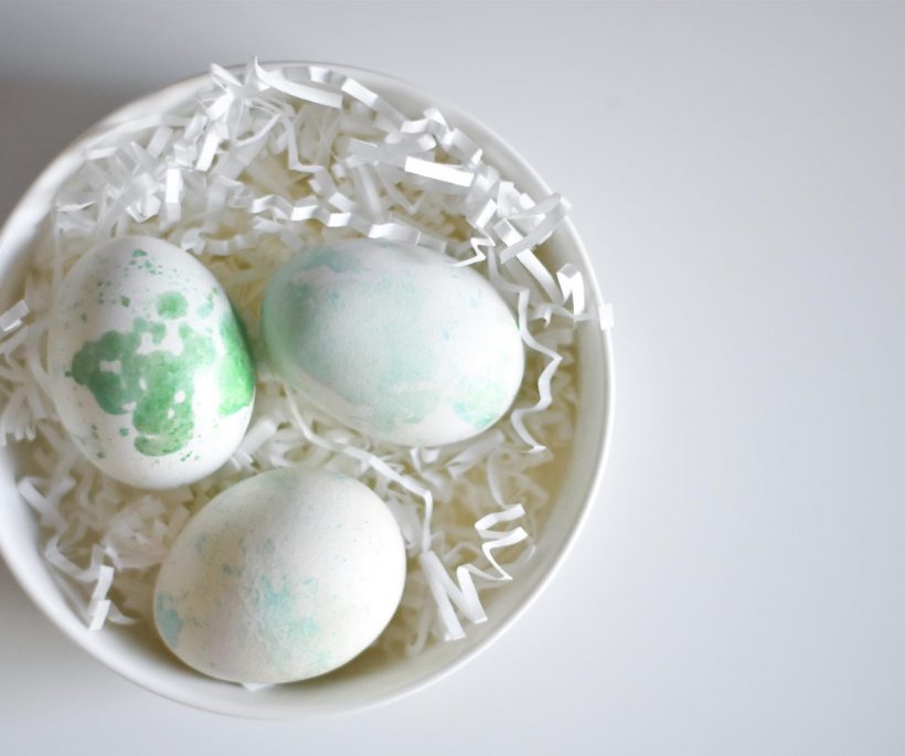 DIY: des œufs effet aquarelle pour Pâques