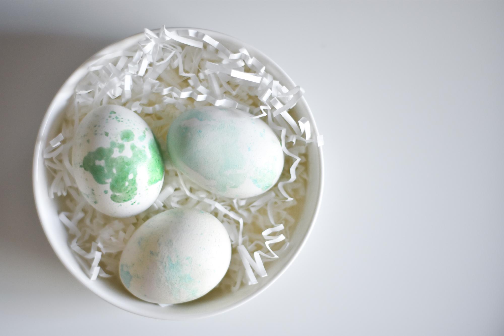 DIY: des œufs effet aquarelle pour Pâques