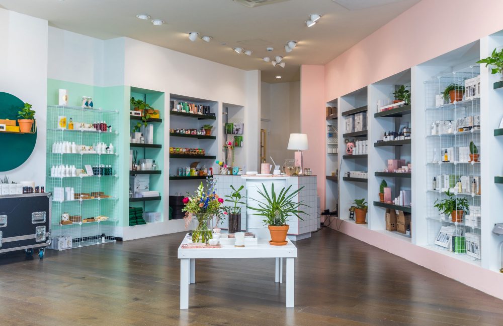 Le décor rétro et coloré du concept store Clothilde