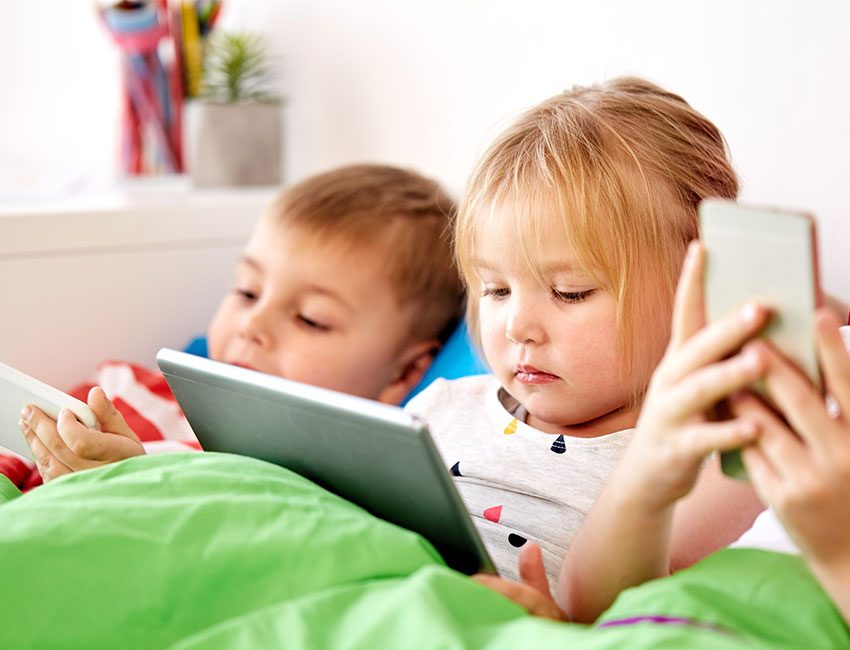 enfants tablette smartphone