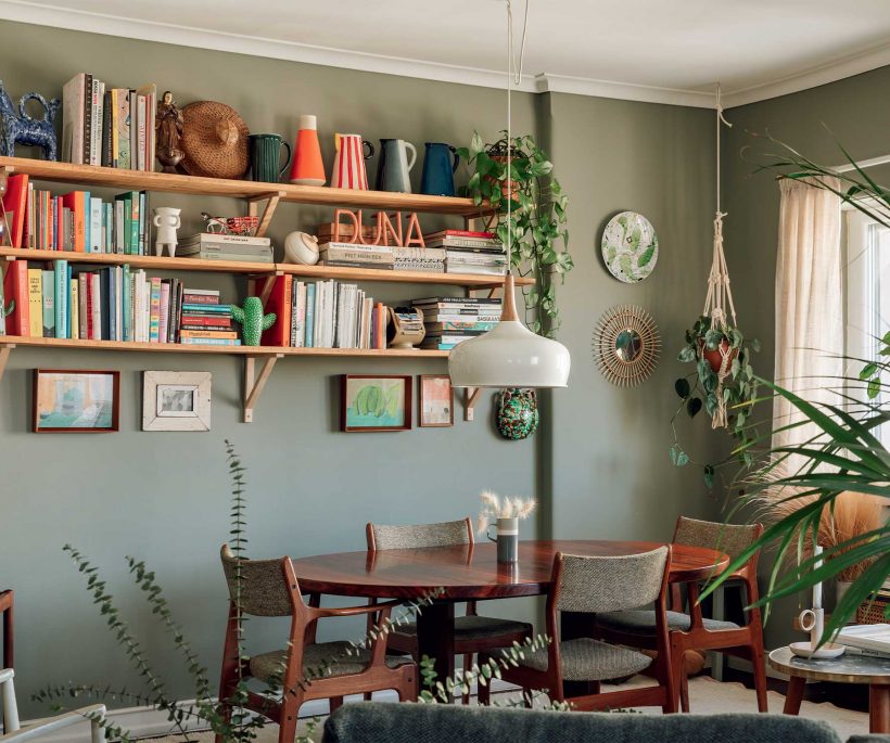 Home tour : un appartement vintage et d’objets de seconde main