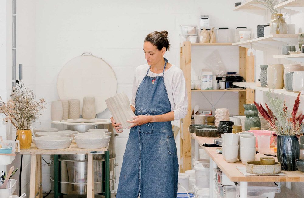 Dans les coulisses de l’atelier de la céramiste Stéphanie Jezierski