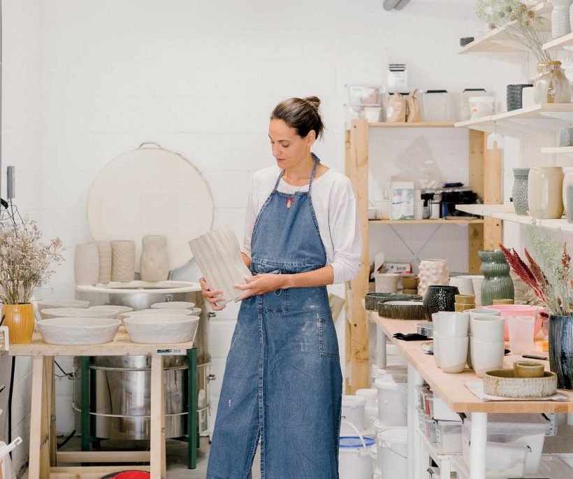 Dans les coulisses de l’atelier de la céramiste Stéphanie Jezierski