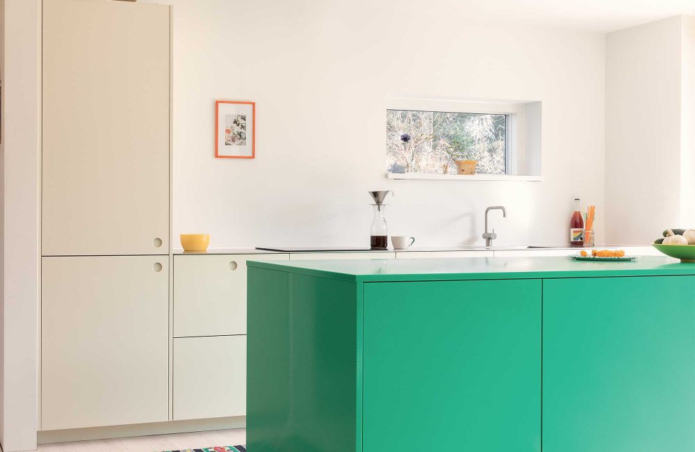 Avant / Après : une cuisine verte au design danois