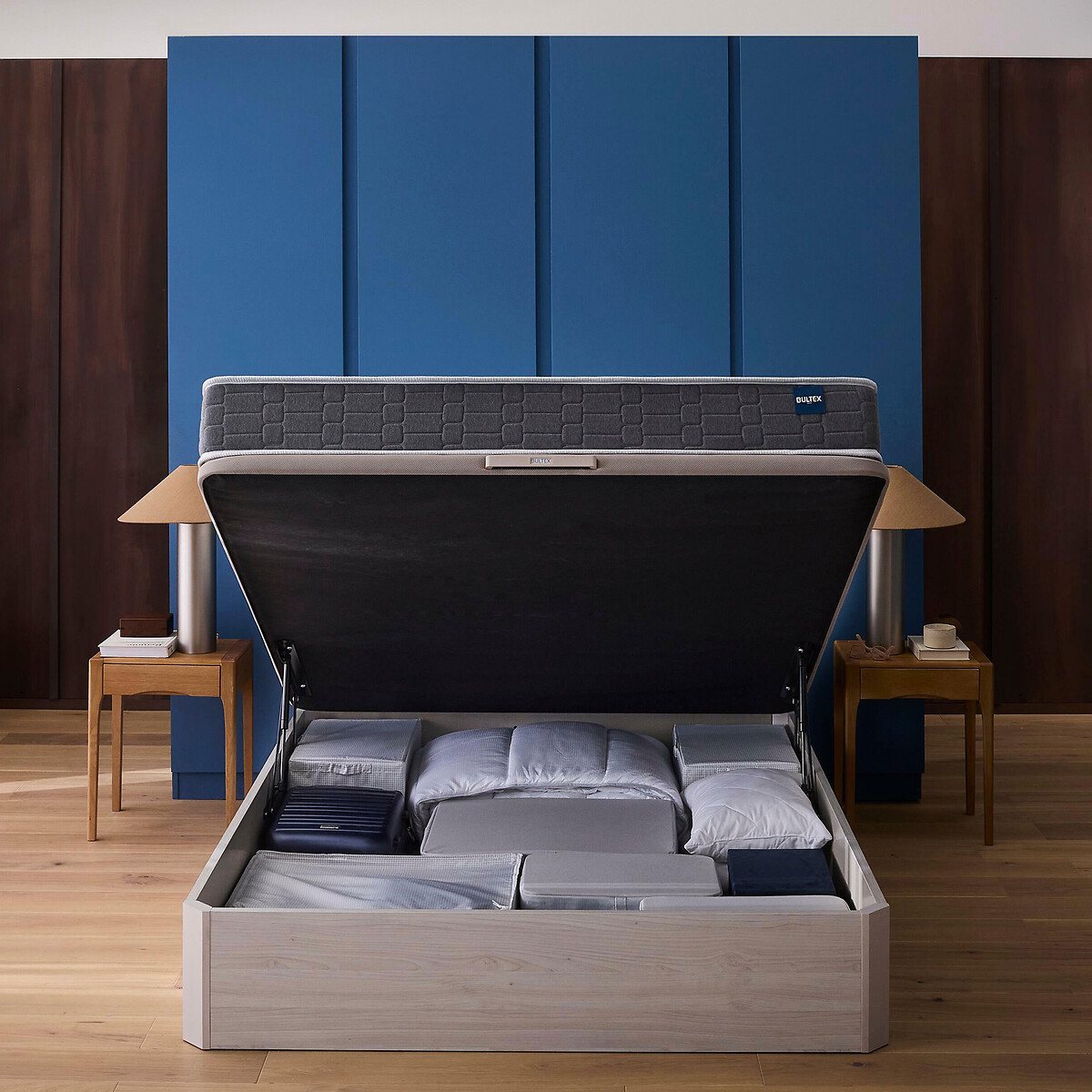 Sommier lit coffre 'Space Up' en chêne blanchi (160 x 200 cm), La Redoute Intérieurs, 1 185 euros.