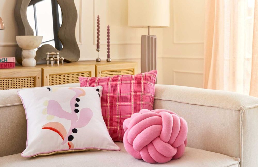 10 coussins colorés pour accueillir le printemps