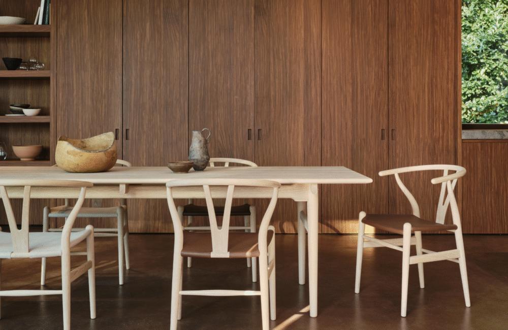 Icône du design: la Wishbone Chair affiche un nouveau look
