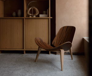 Icône du design: le fauteuil Shell CH07 de Hans Wegner