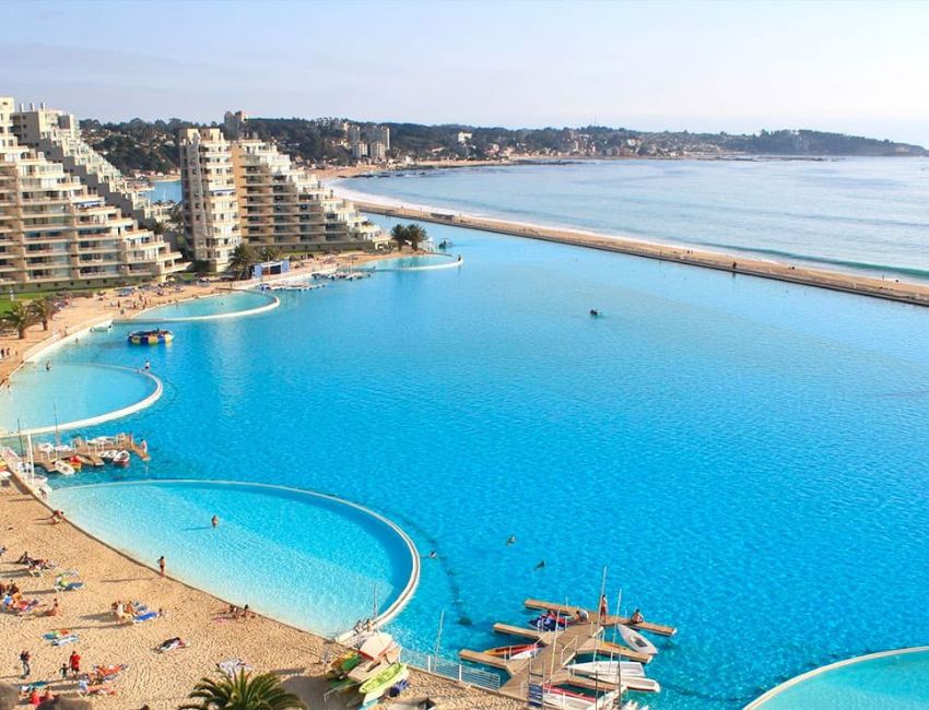 La piscine la plus grande au monde à © l'hôtel San Alfonso Del Mar à Algarroboprès de Valparaiso au Chili