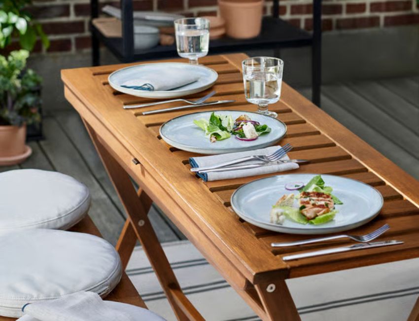 La table pliante 'NÄMMARÖ' de © Ikea.