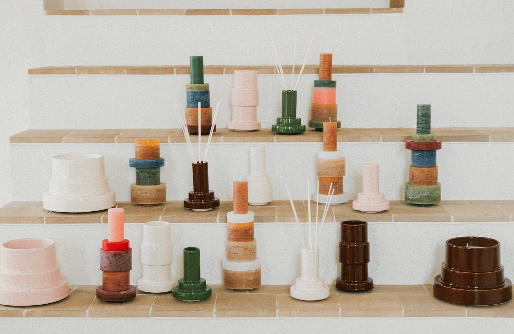 Le label de design belge Stan Editions lance une collection de vases, bougies et diffuseurs en céramique