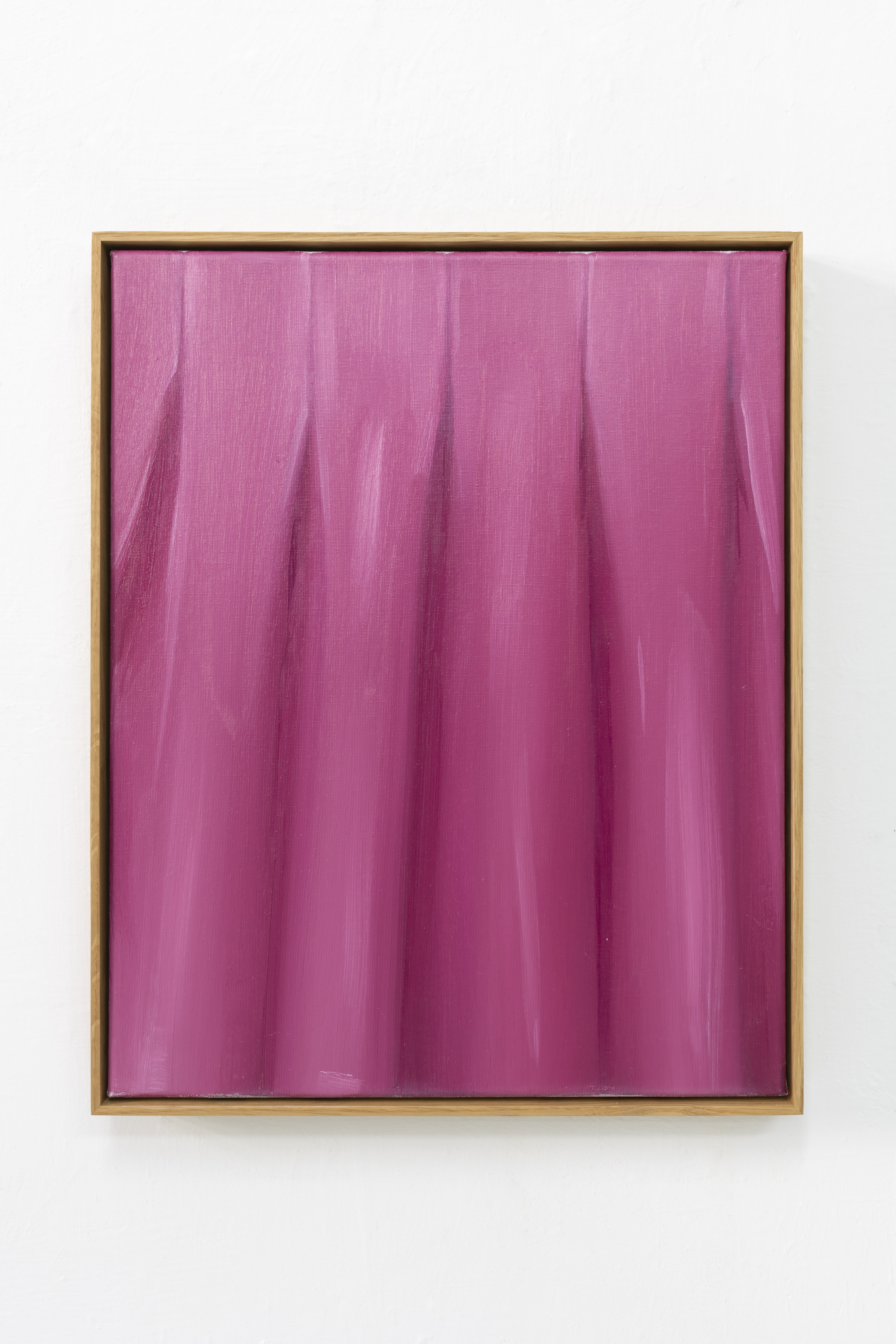 Charlotte Beaudry, 1968 Venus Pleated Fuchsia Skirt, 2014, oil on canvas, 50 x 40 cm. Galerie Devillez. © Isabelle Arthuis